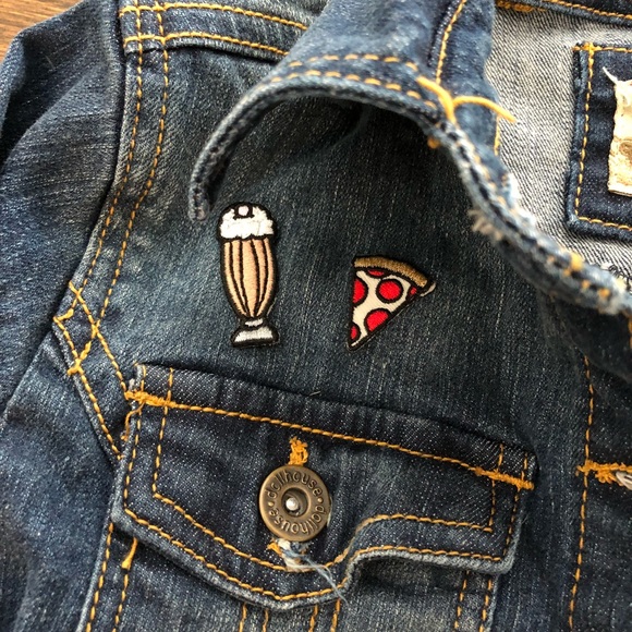 Girls ruffle denim jacket with cute patches - Picture 3 of 4